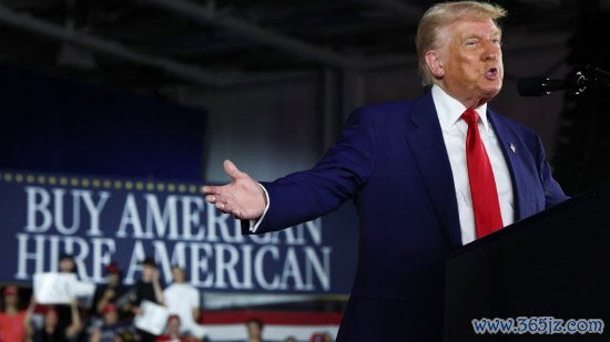 配资官方网站 特朗普在就职百日活动再度抨击鲍威尔、大力宣扬关税